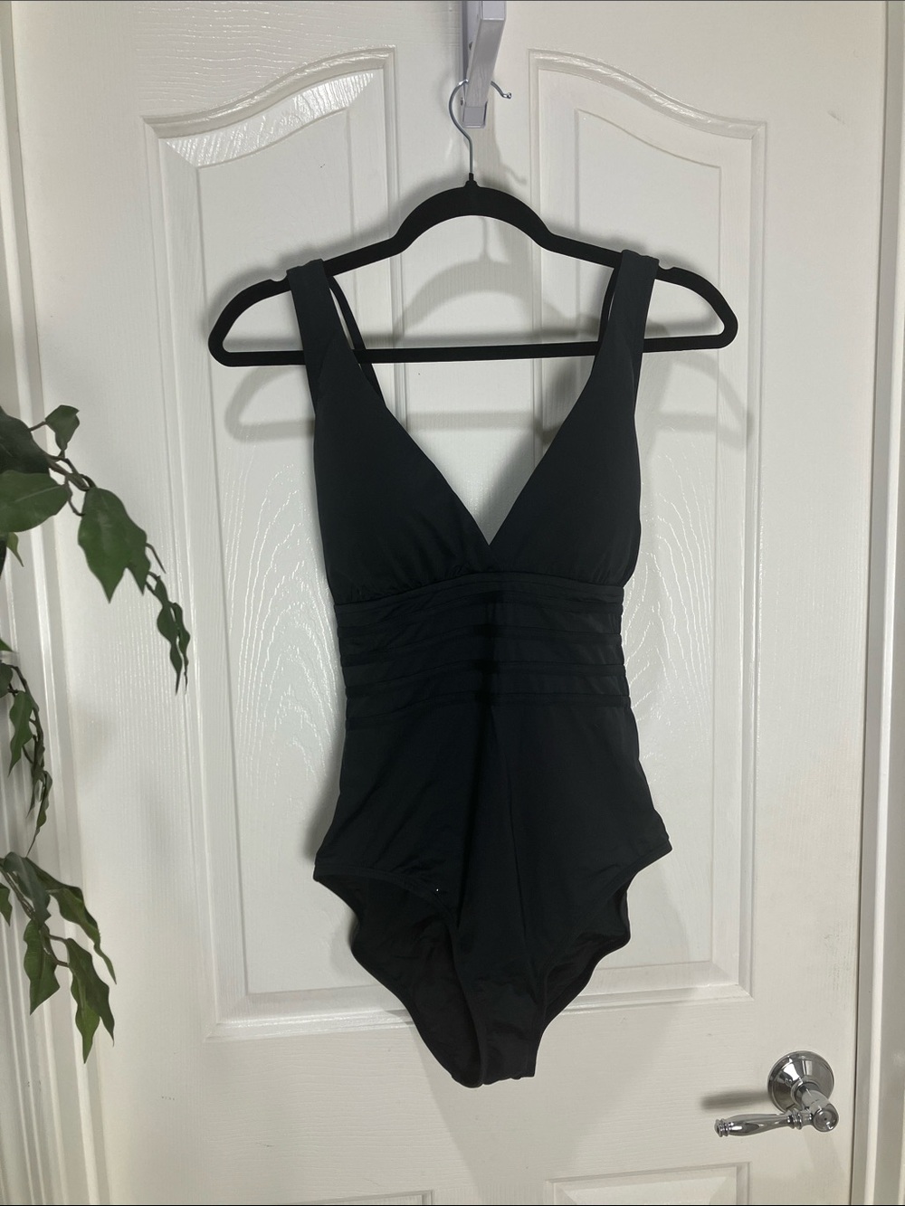 LA BLANCA Island Goddess Multi-Strap Cross-Back One Piece, 12, Black